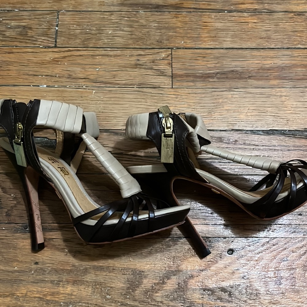 Buy - Picture 5 of 8